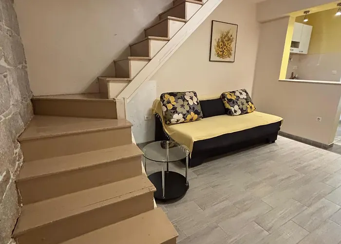 Rokova Terrace Retreat *